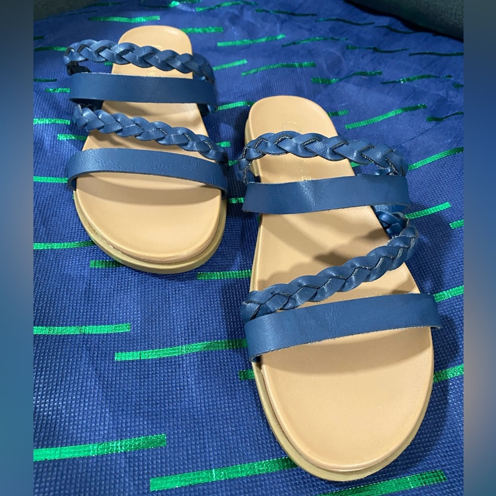 ⭐️NEW Journee COLETTE SLIDE SANDALS IN FAUX LEATHER Size 6 - Picture 3 of 16